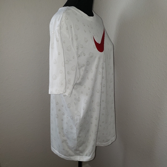 Mens Nike Dri-Fit Graphic Tee - Picture 2 of 15